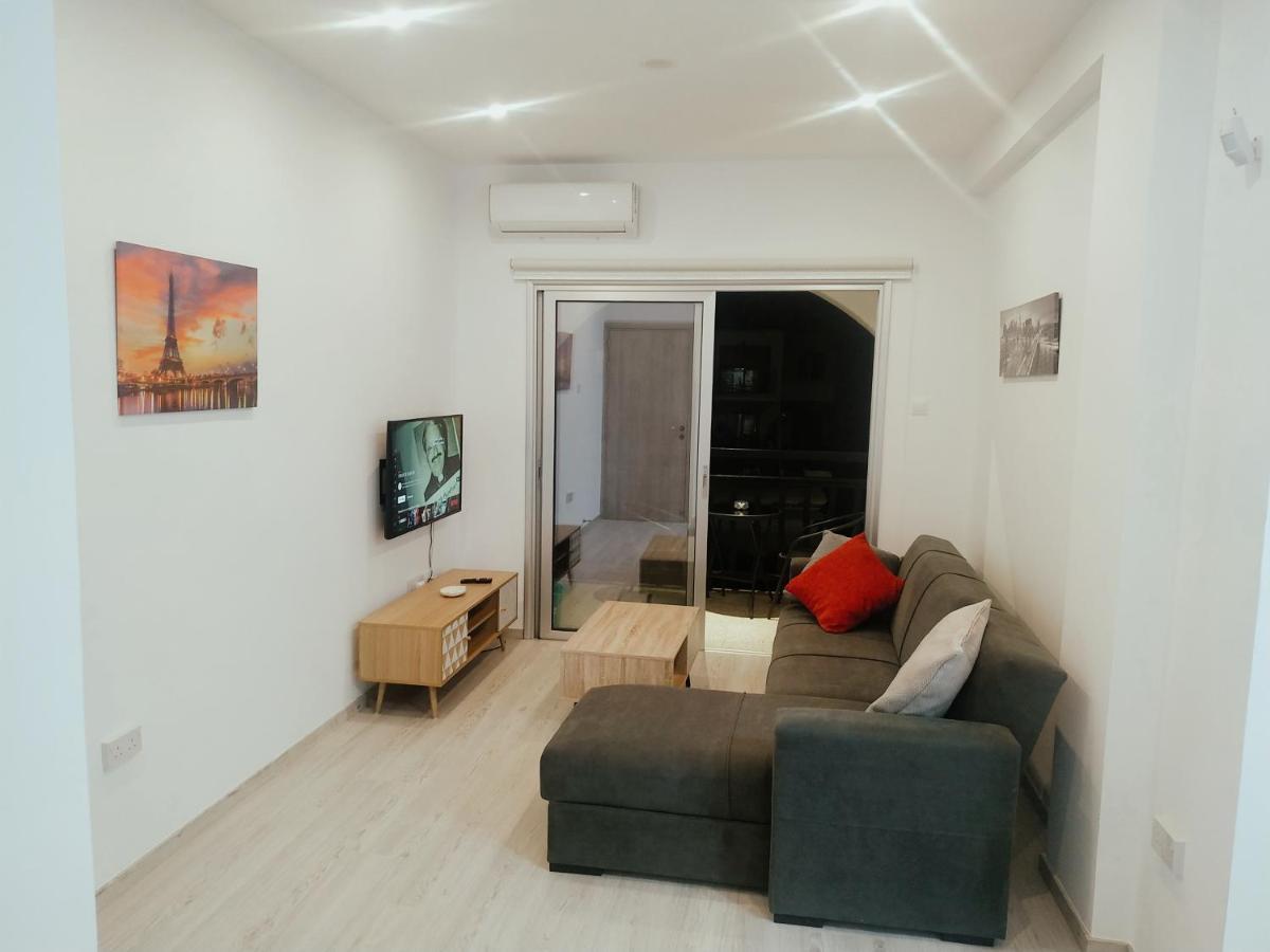 Charming Holiday Retreat Kato Paphos Apt 400M To The Beach Eksteriør billede