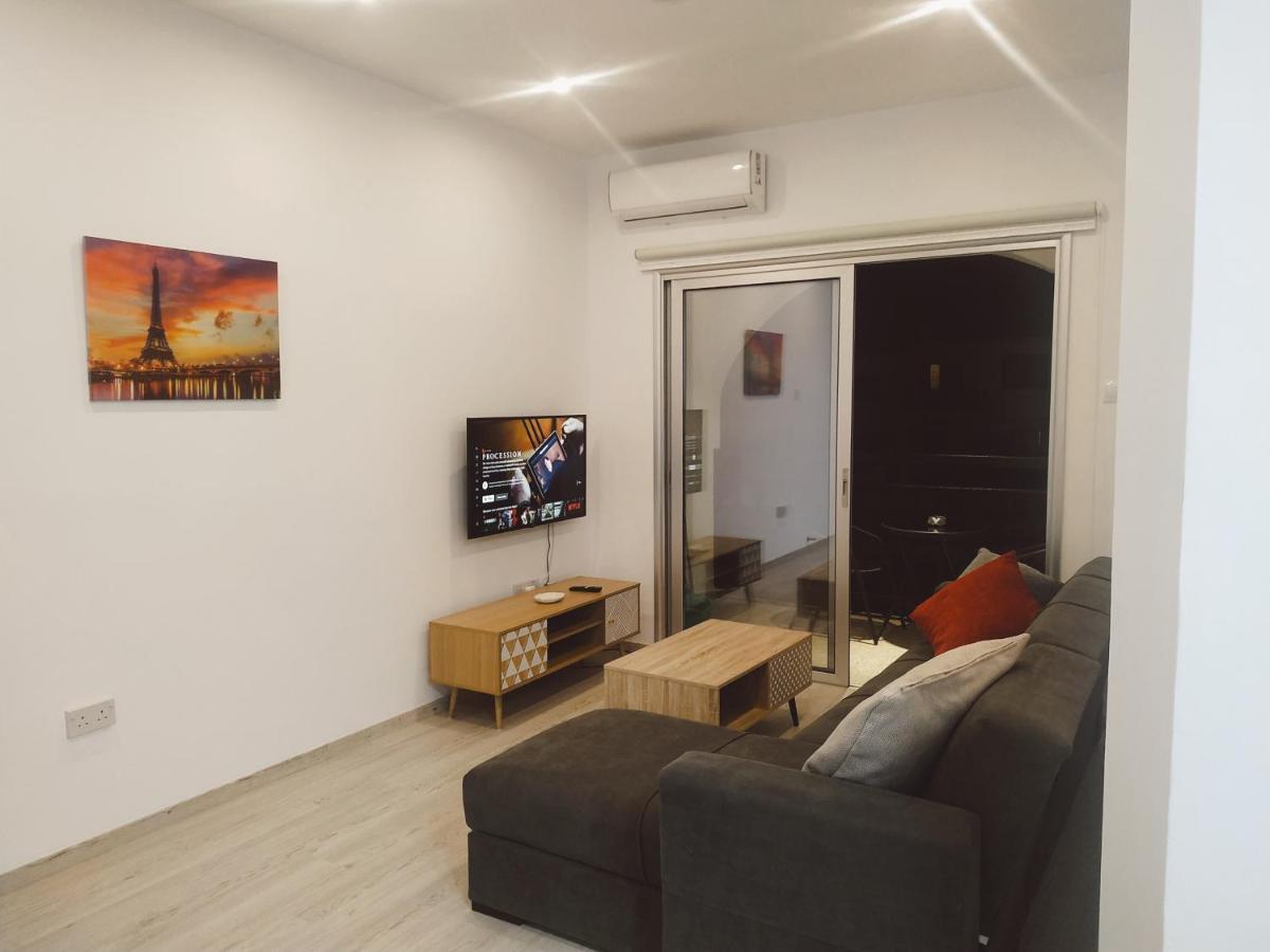 Charming Holiday Retreat Kato Paphos Apt 400M To The Beach Eksteriør billede