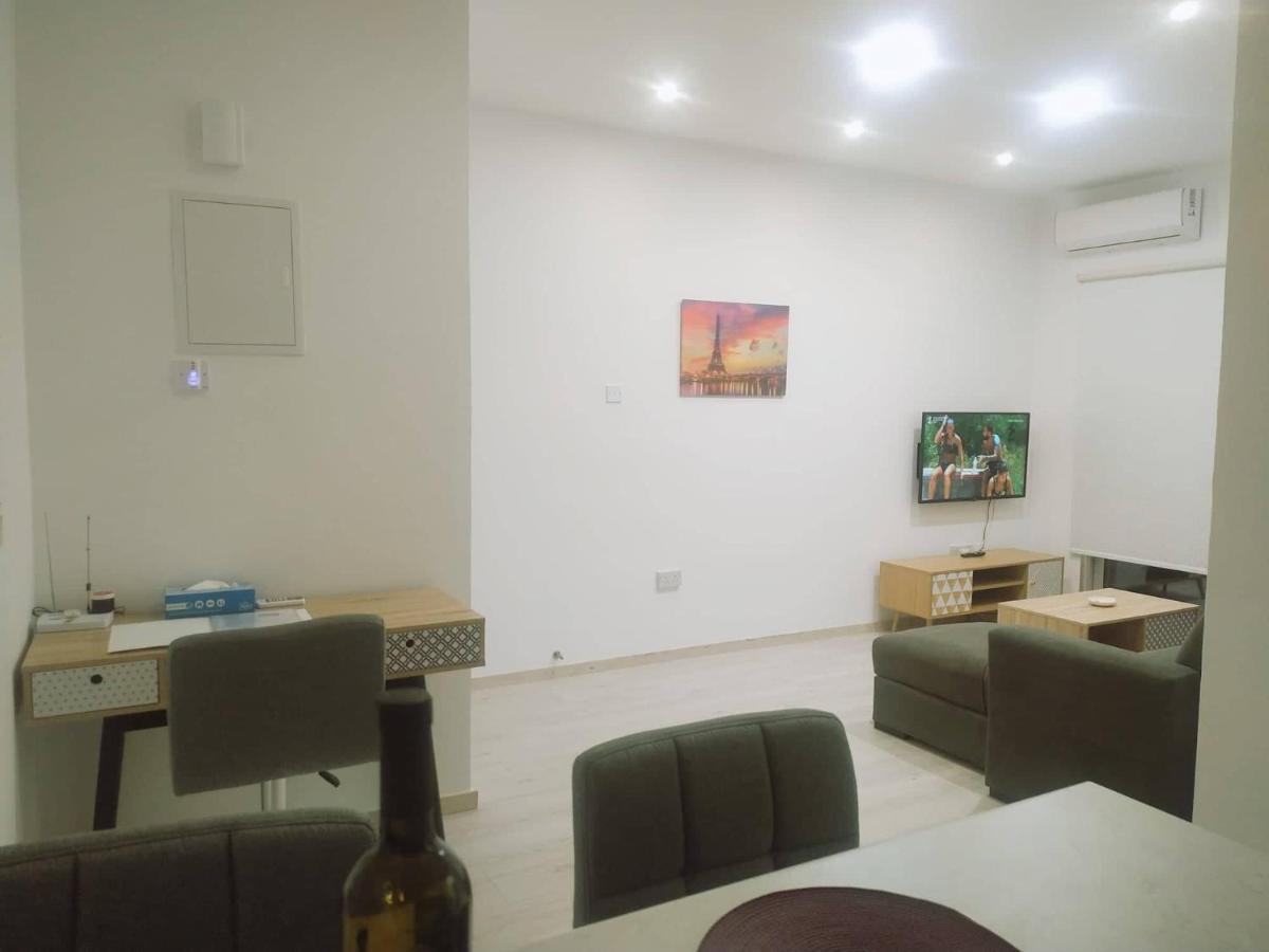 Charming Holiday Retreat Kato Paphos Apt 400M To The Beach Eksteriør billede