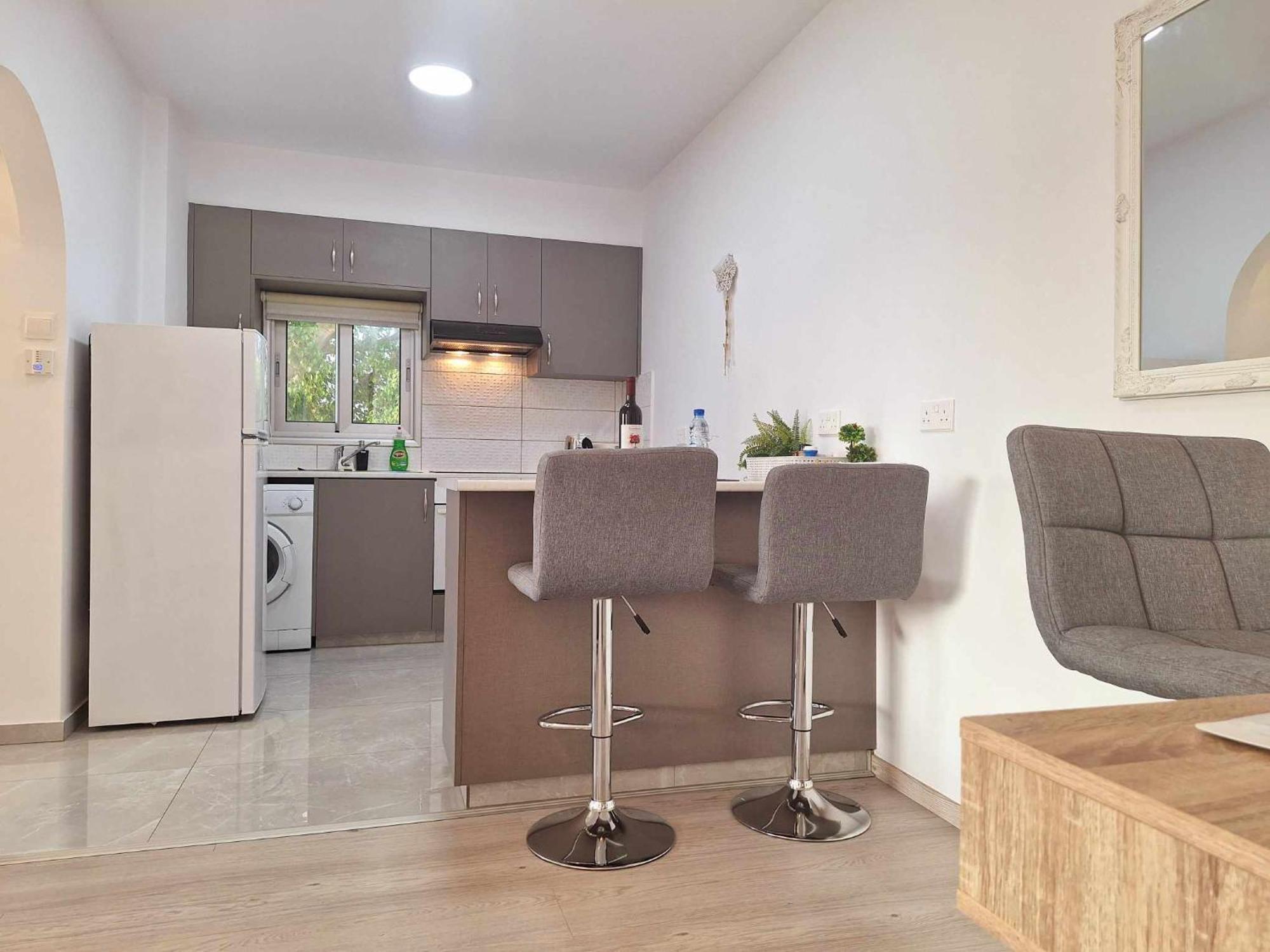 Charming Holiday Retreat Kato Paphos Apt 400M To The Beach Eksteriør billede