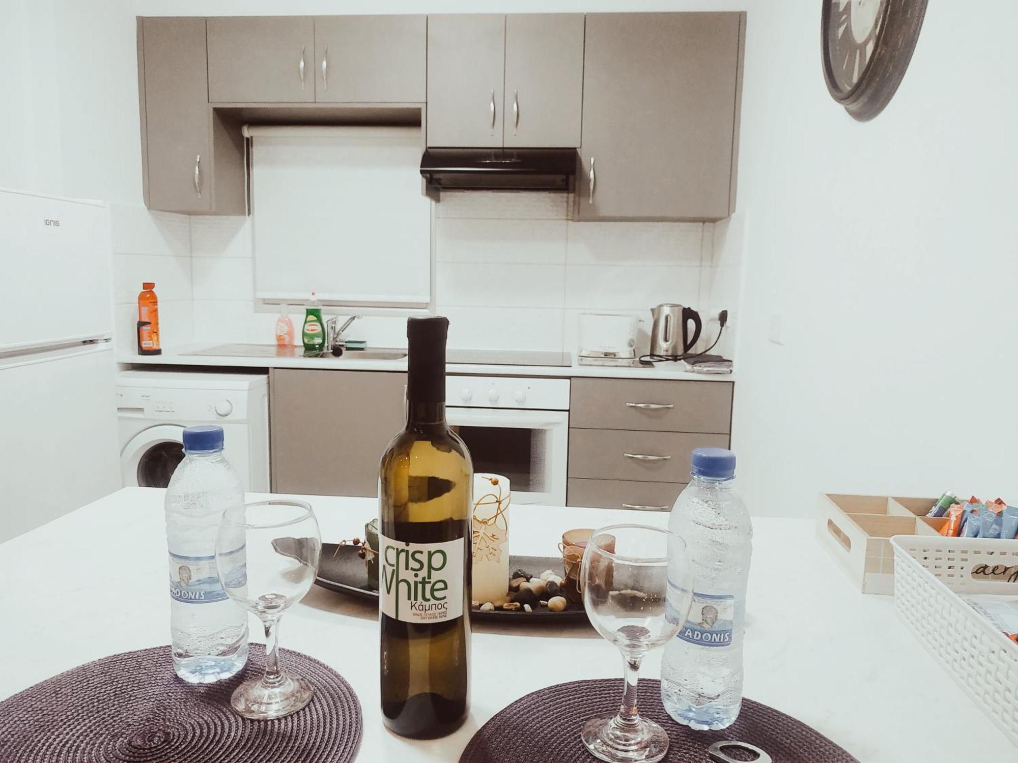 Charming Holiday Retreat Kato Paphos Apt 400M To The Beach Værelse billede